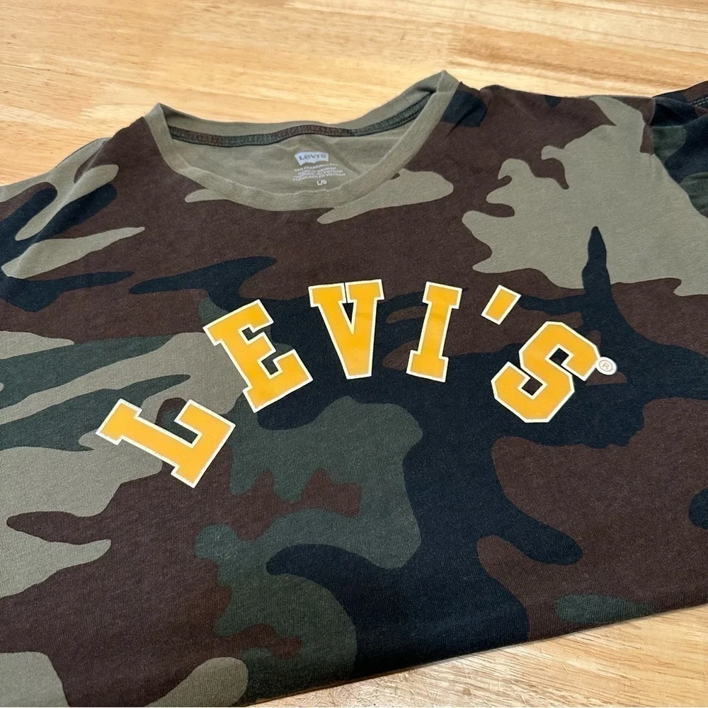Levi’s Men’s Camo Camouflage Tee Shirt T Shirt L Large Short Sleeve Casual